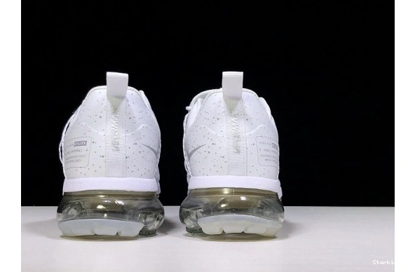 AQ8811-100 RUN REFLECT SILVER VAPORMAX AIR WHITE (W) UTILITY 0810